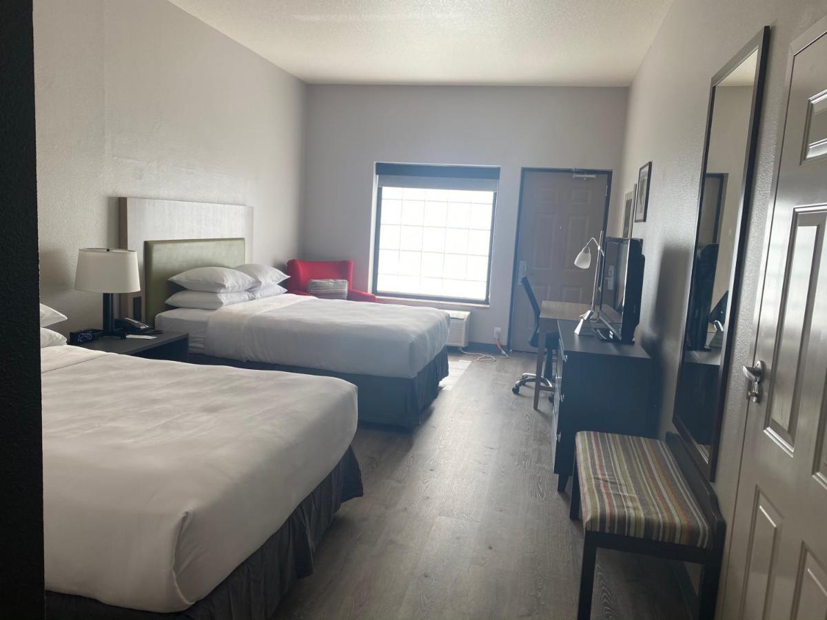 Country & By Radisson, Rj Stadium - Airport East 2*