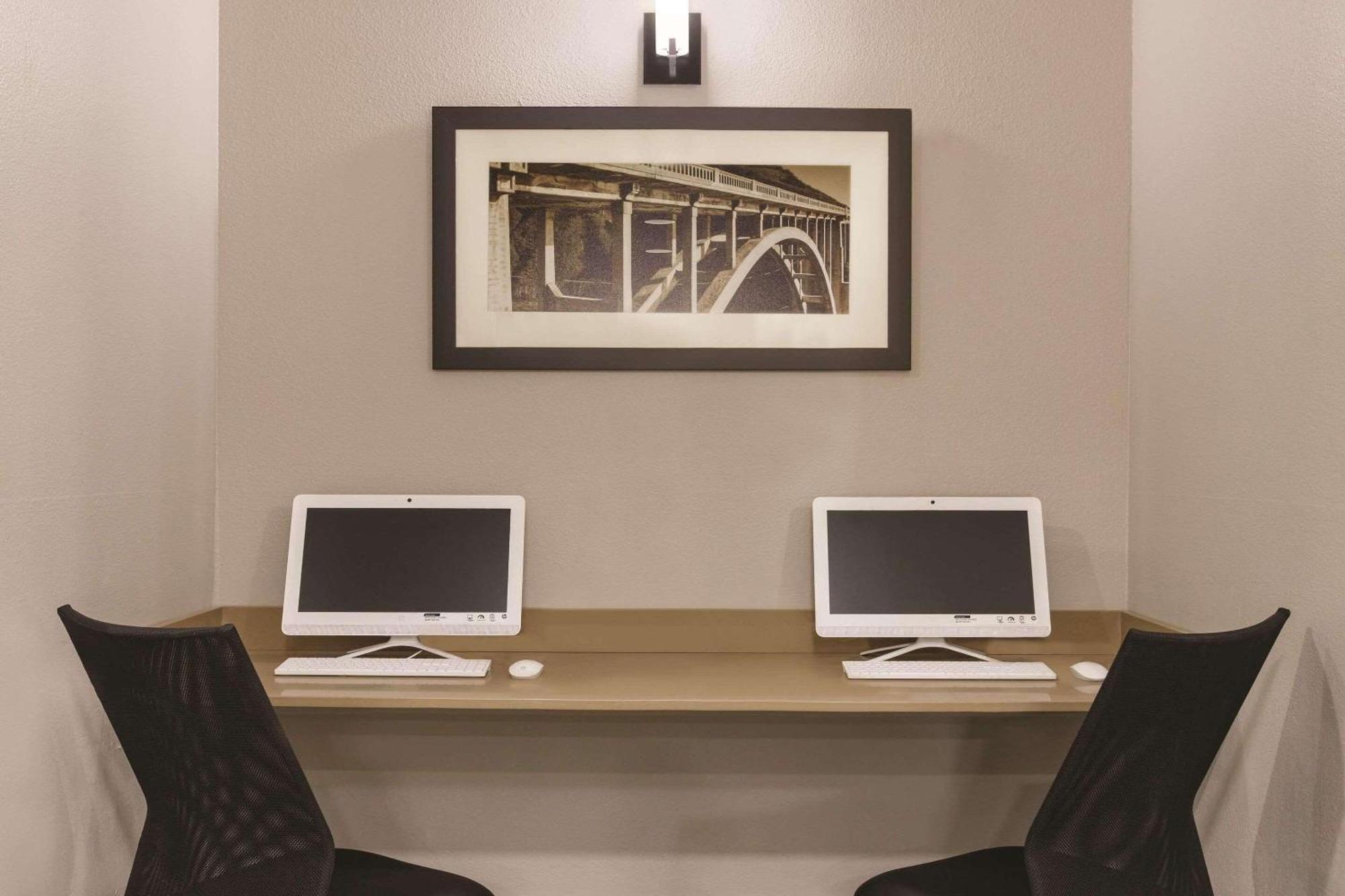 Hotel Country & By Radisson, Rj Stadium - Airport East Tampa