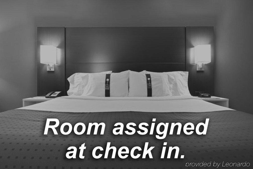 Hotel Country & By Radisson, Rj Stadium - Airport East