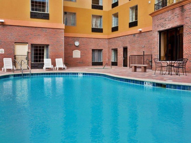 Country & By Radisson, Rj Stadium - Airport East