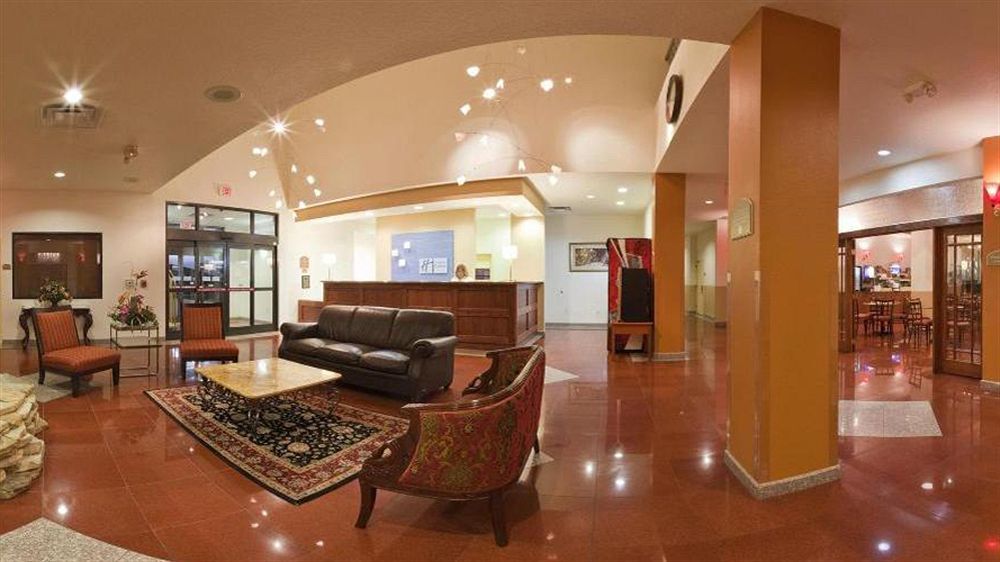 Country & By Radisson, Rj Stadium - Airport East 2*
