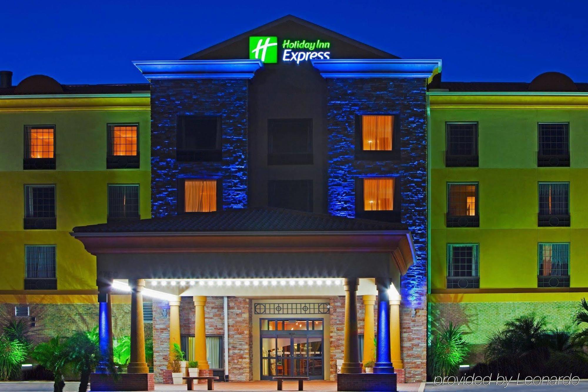 Country & By Radisson, Rj Stadium - Airport East Hotel